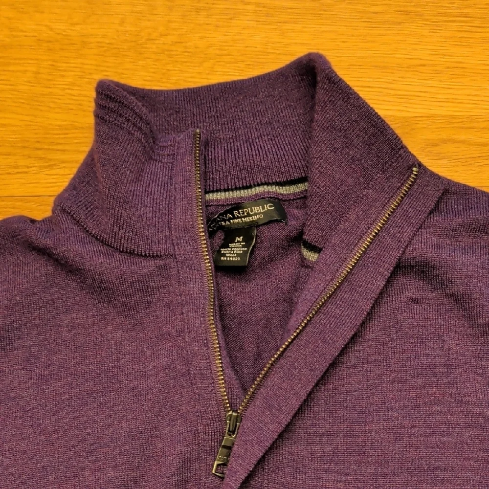 Banana Republic sophisticated zip